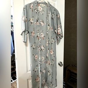 Boutique brand Long floral Kimono